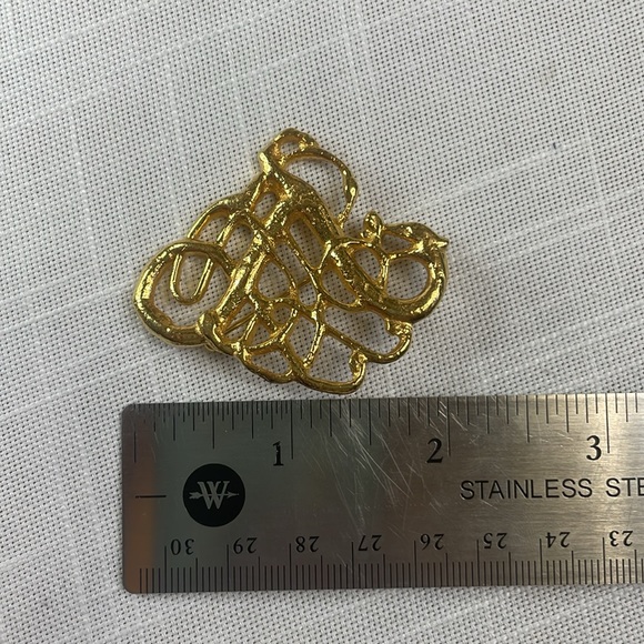 BRITISH MUSEUM BMPL GOLD-TONE ABSTRACT BROOCH PIN - Picture 4 of 9